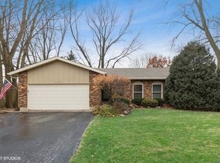 6501 High Line Rd, Crystal Lake, IL 60012