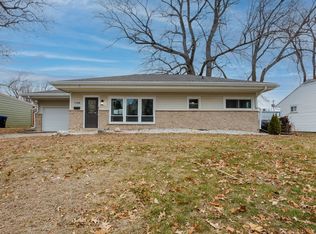 1104 Redwood Ave, Bloomington, IL 61701