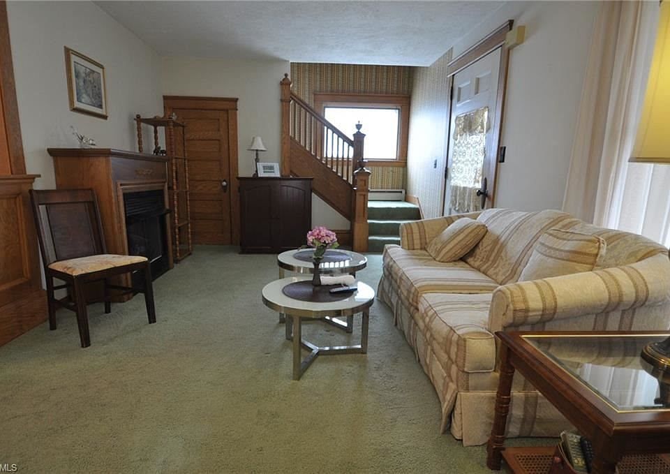 1st image of 134 Oakwood Dr