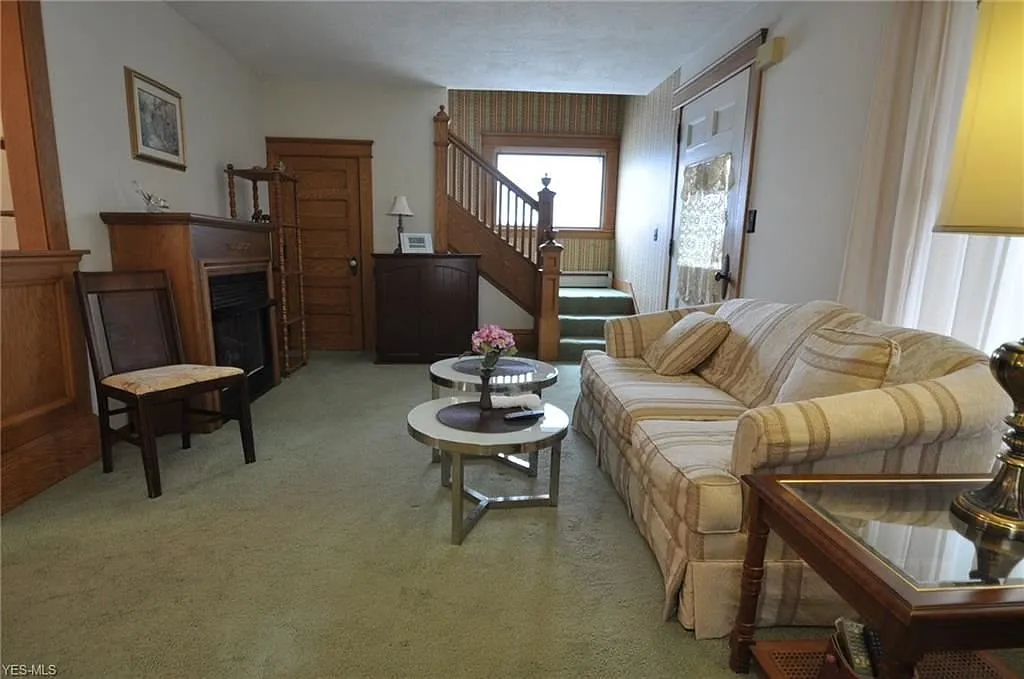 134 Oakwood Dr photo 1