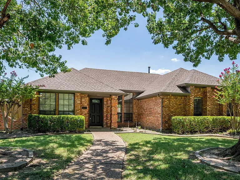 3624 Amanda Cir — Photo 2