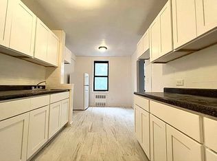 860 E 18th St #2F, Brooklyn, NY 11230