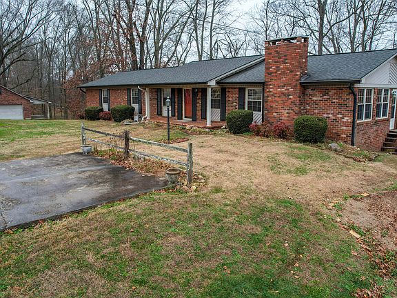 2nd image of 2475 Villa Dr NW