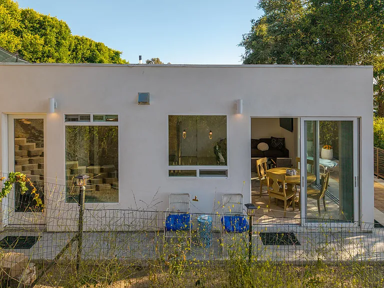2534 Whitney Ave #A — Photo 31