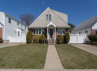 15723 24th Ave, Whitestone, NY 11357