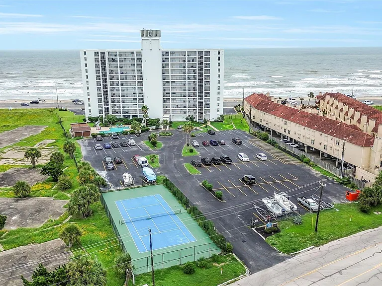 7310 Seawall Blvd #605 — Photo 1