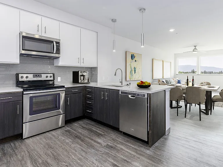 Mylo Santa Clara — Photo 18