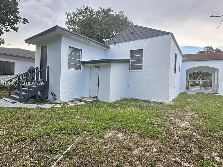 1836 NW 33rd St — Photo 14