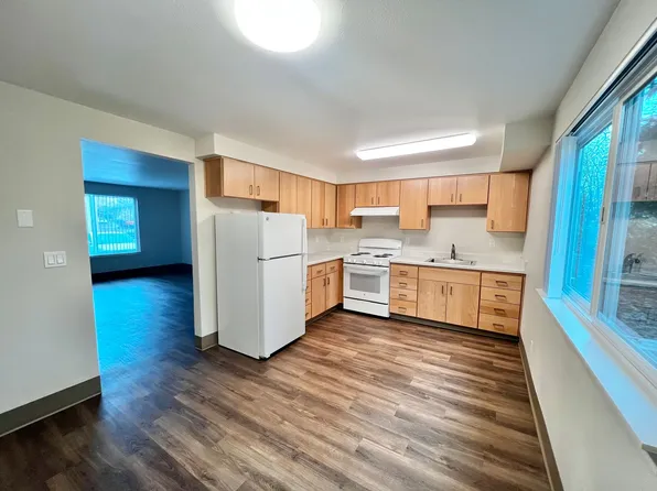 Cougar Creek Apartments