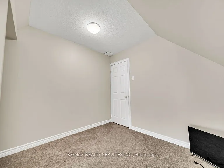 65 Moore St — Photo 36