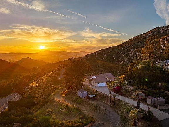 2nd image of 2792 La Cresta Rd