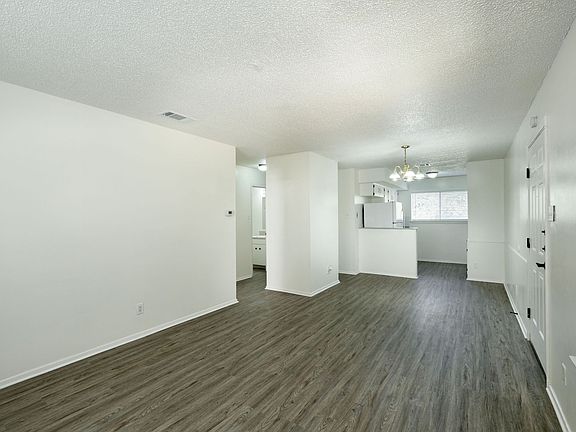 5th image of 11410B Pollyanna Ave #B