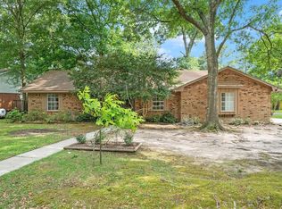 100 Montrose Cir, Conroe, TX 77301