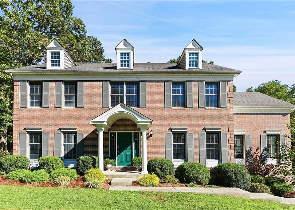 1st image of 6 Trotter Dr
