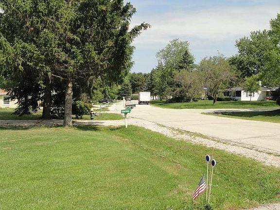 3rd image of 9949 Saratoga Dr