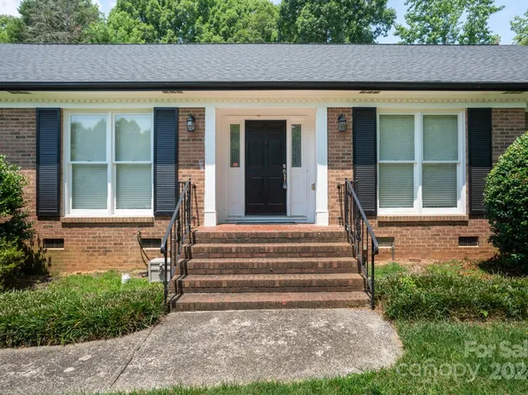 5511 Faulconbridge Rd, Charlotte, NC 28227