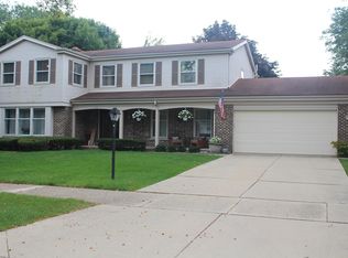 3619 Bernay Dr, Northbrook, IL 60062