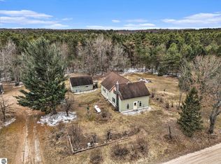 10909 W 8th Rd, Copemish, MI 49625