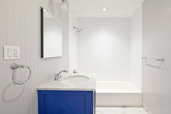 Rented by Bold New York | media 33