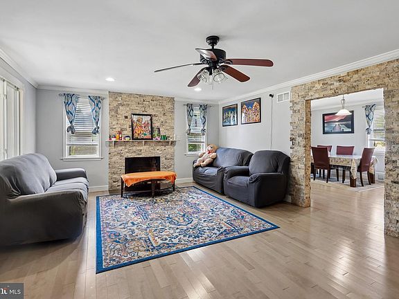 4th image of 6313 Wyndam Rd
