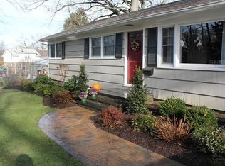 350 Auburn St, Wyckoff, NJ 07481