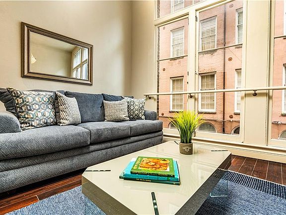 4th image of 210 Decatur St #202