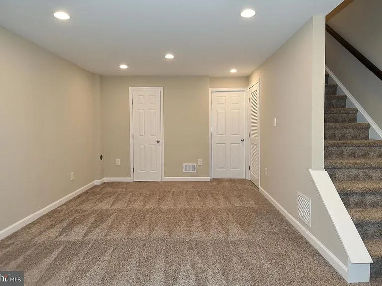 27 Marian Ct — Photo 27
