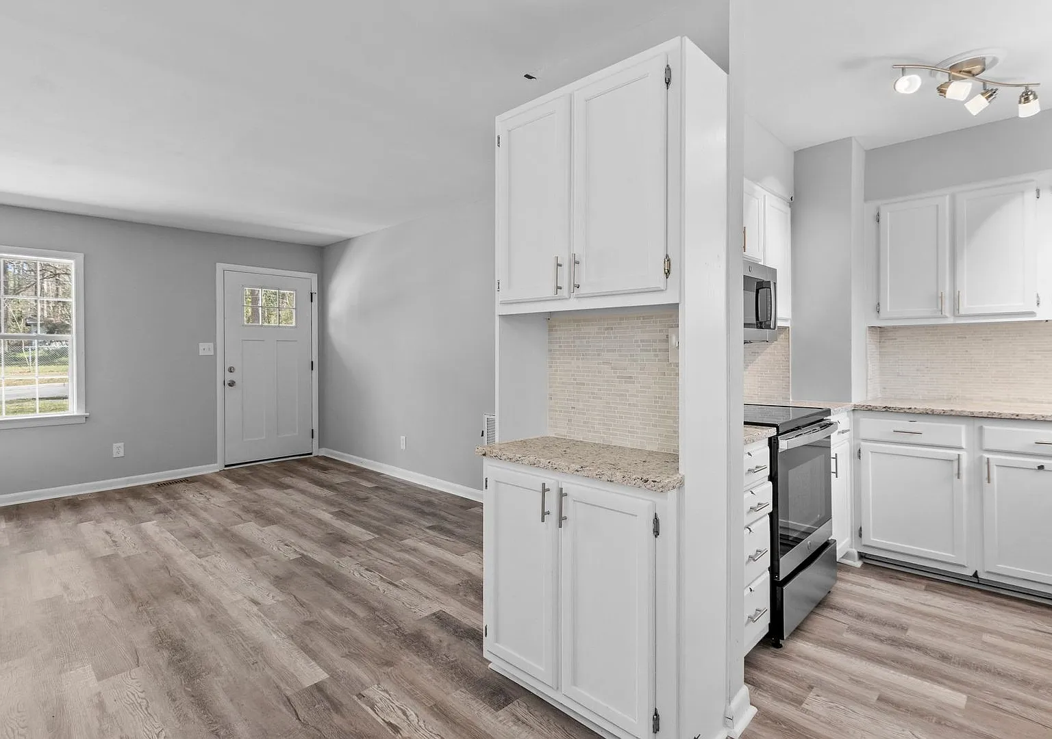 3 Bedroom Single Family Home — Photo 3