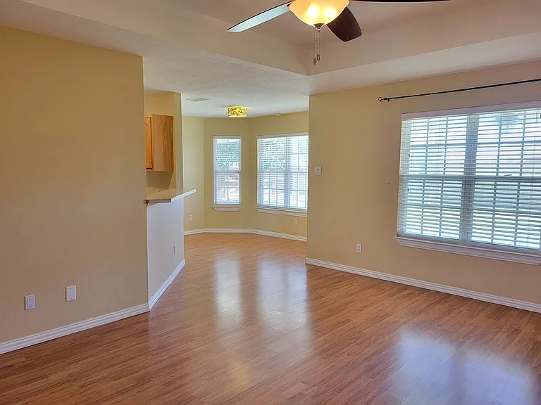 2301 Jadyn Ln — Photo 9