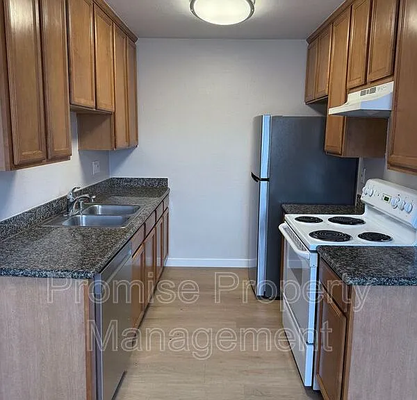 505 E Madison Ave E #75 — Photo 14