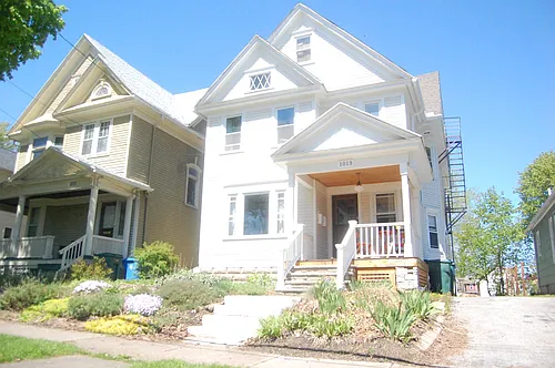 1013 Exchange St #1 Photo 1