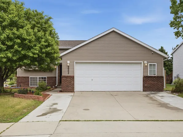 3002 34th St S, Moorhead, MN 56560