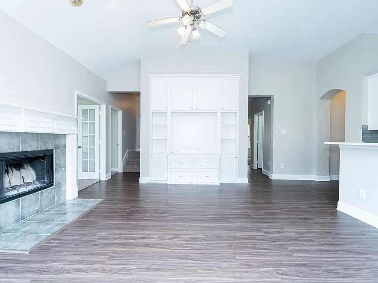 3105 Whispering Pine Blvd — Photo 4