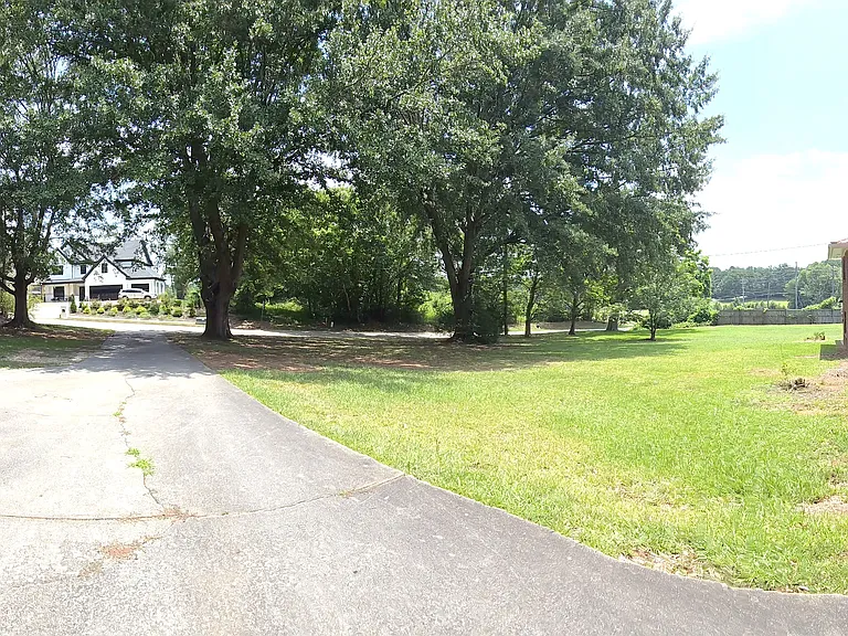 Thunder Rd — Photo 15