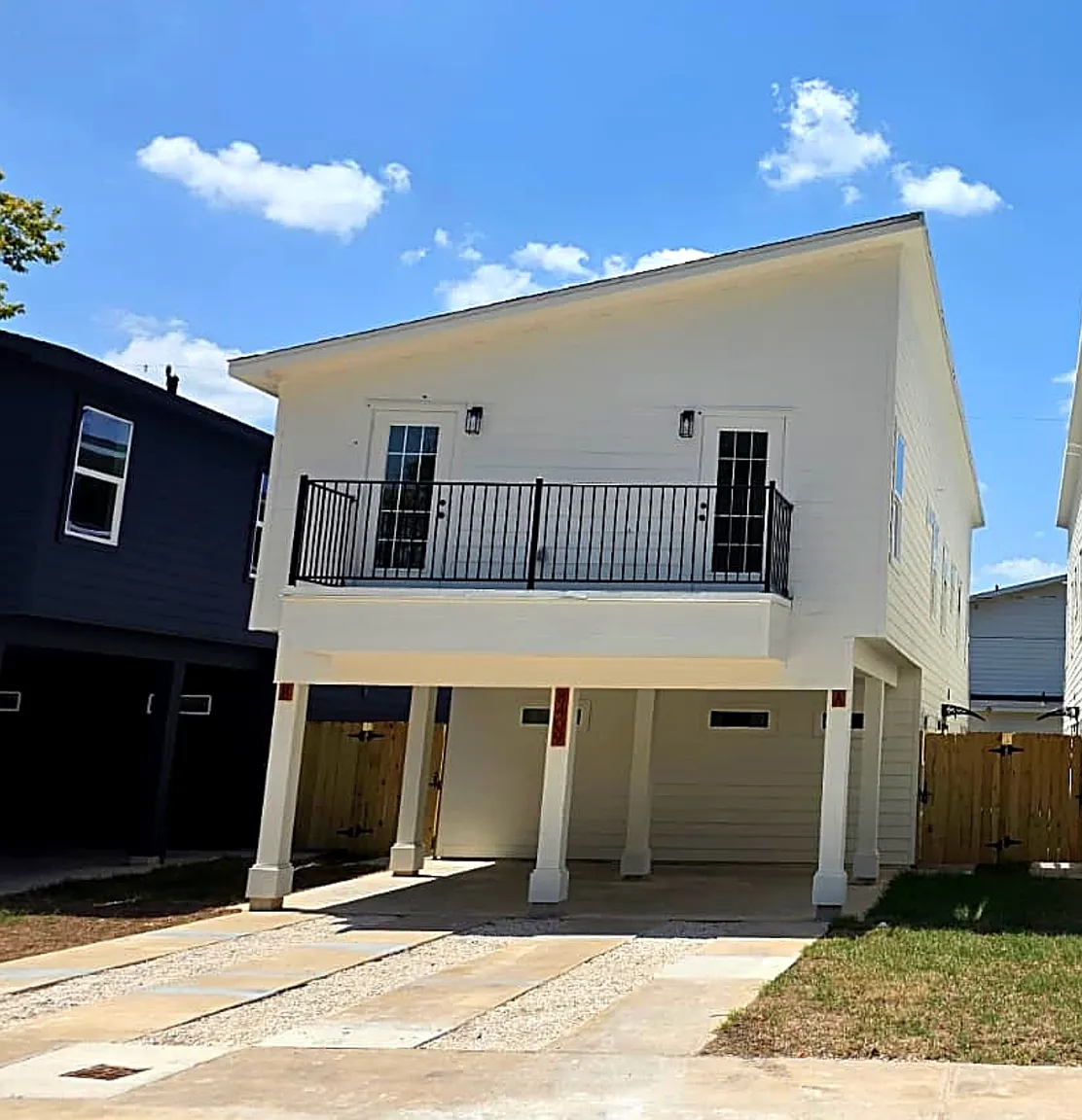 3 bed, 2.5 bath, 1500 sqft, $1,900 — Photo 1