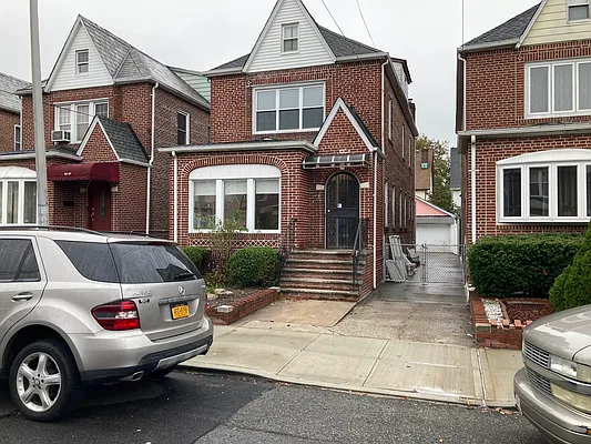 Rented by 18 REALTY | media 26