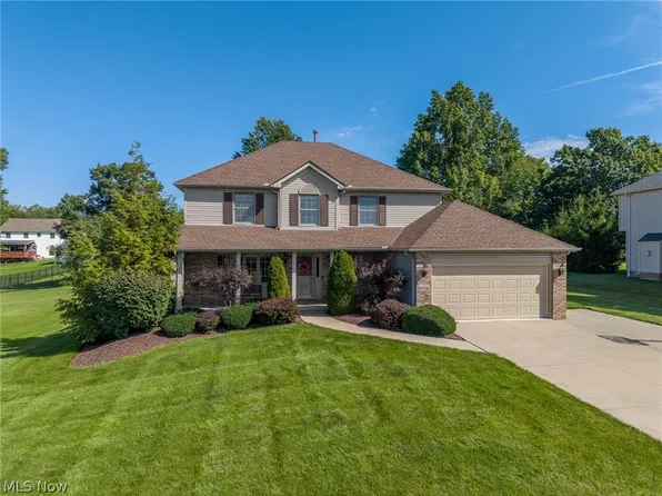 6656 Willow Lake Dr, North Royalton, OH 44133