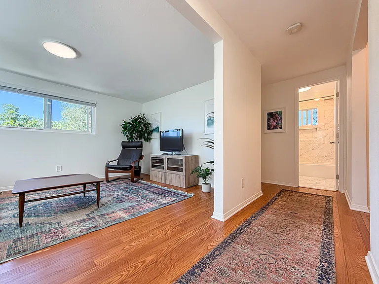 6255 1/2 Saylin Ln — Photo 5