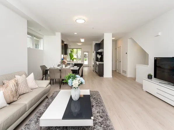 3187 E Kent Ave N, Vancouver, BC V5S 2L7
