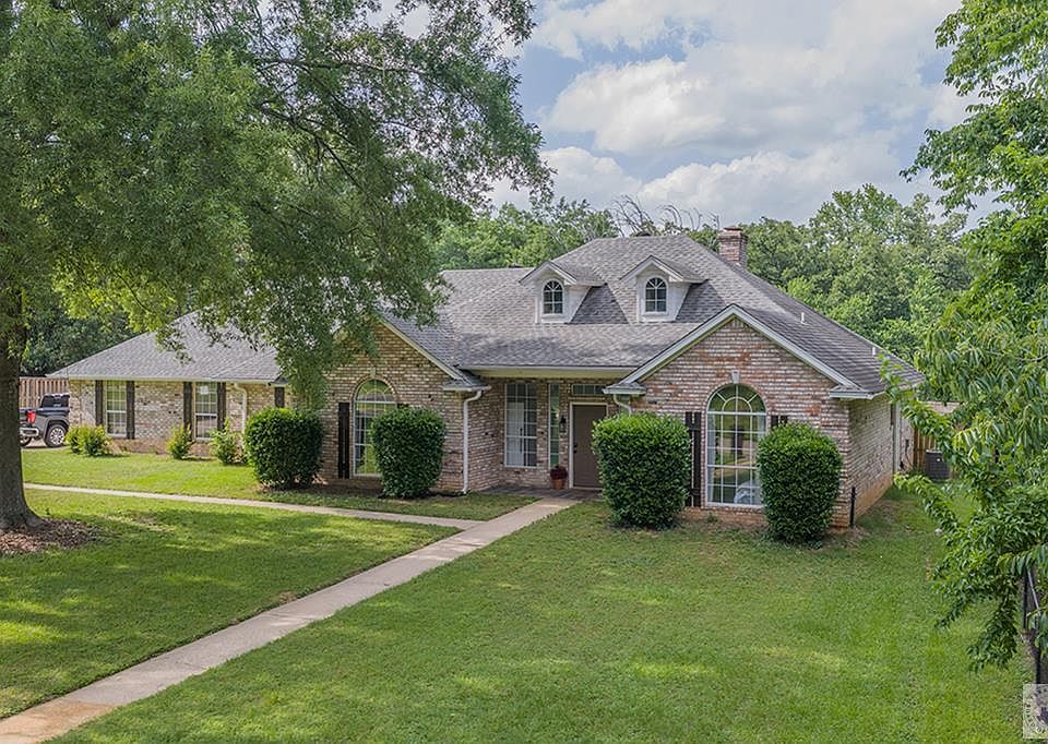 1st image of 17 Sarah Ln