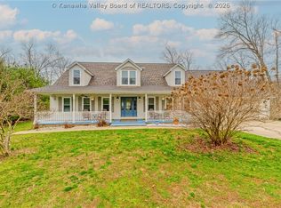867 Young Hollow Rd, Kenna, WV 25248