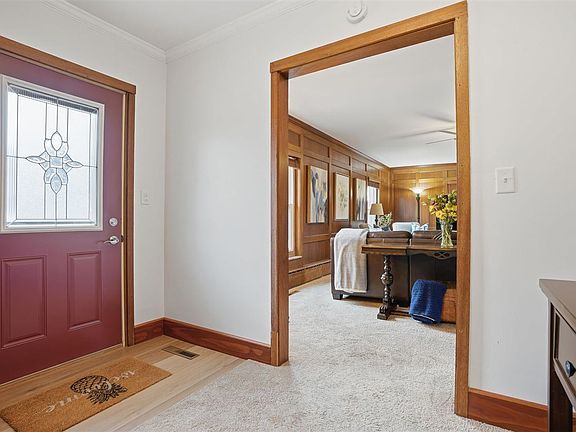 3rd image of 704 W Washington Blvd