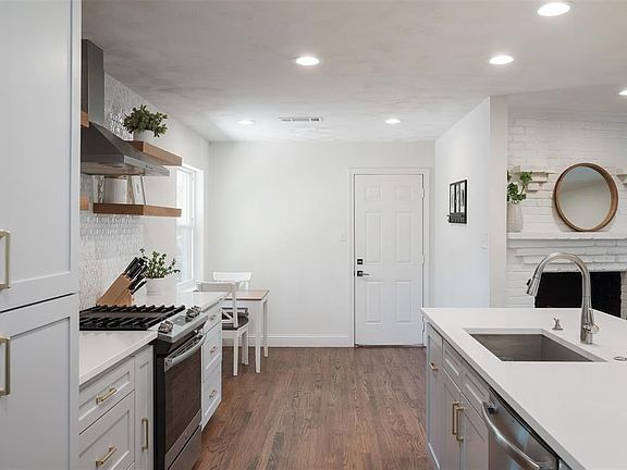 4th image of 717 Laguna Dr