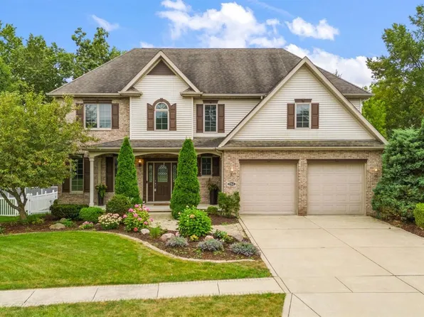 286 Glencarry Ct, Valparaiso, IN 46385