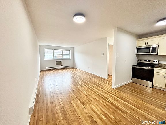 4th image of 637 Cove Rd Unit A15