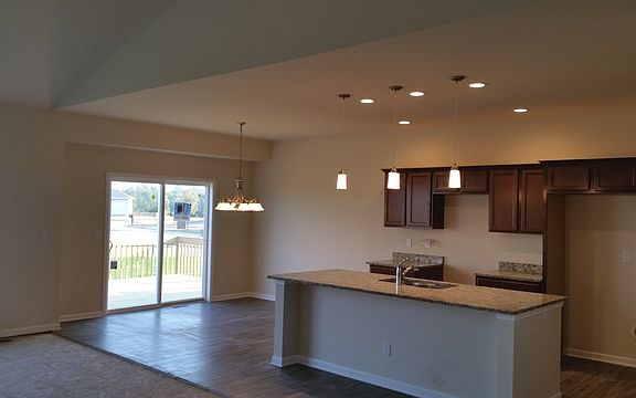 4th image of 9384 Emerson Pkwy