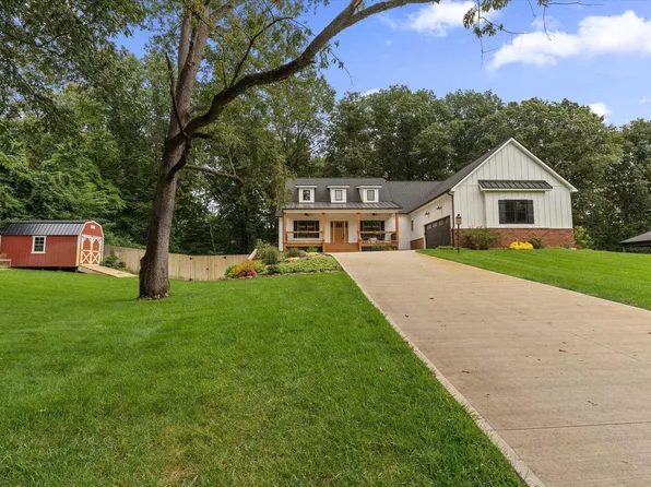 56070 Dana Dr, Bristol, IN 46507