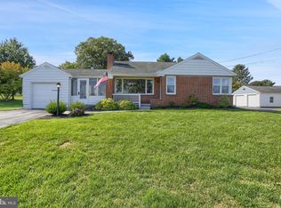 104 Locust Ln, Willow Street, PA 17584