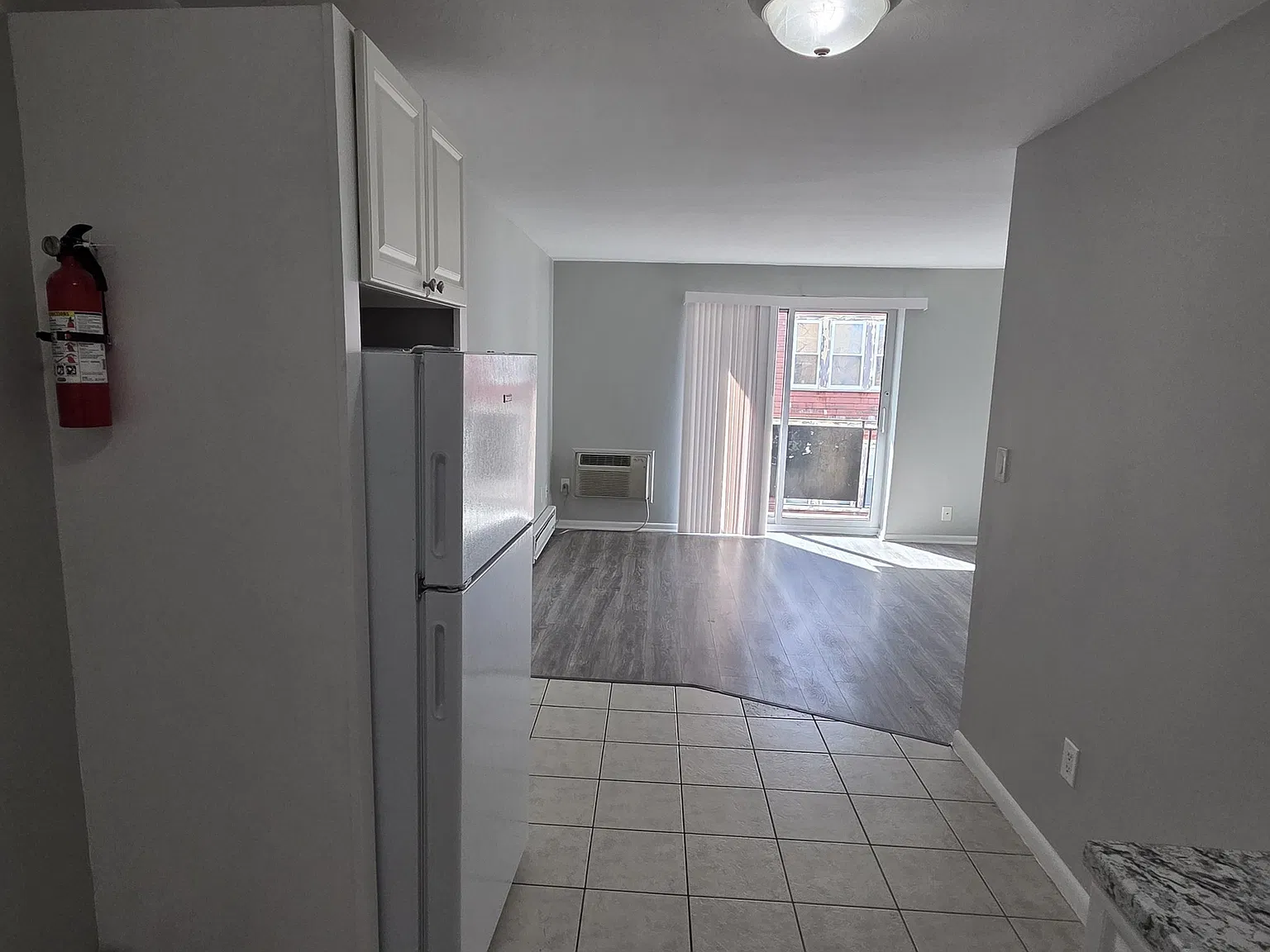 2 bed, 1.0 bath, 700 sqft, $2,500 — Photo 4