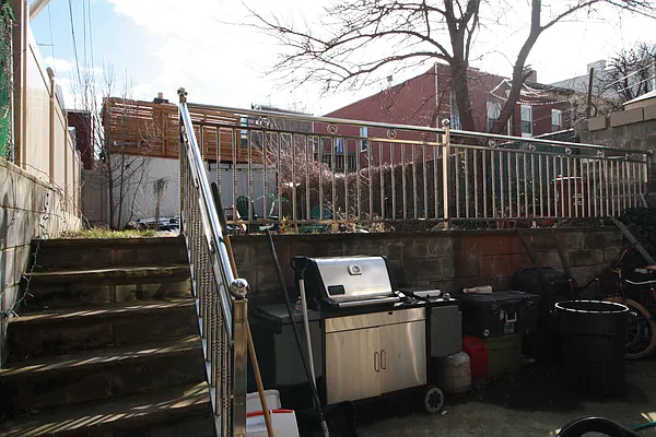 Rented by Grand & Co. | media 39